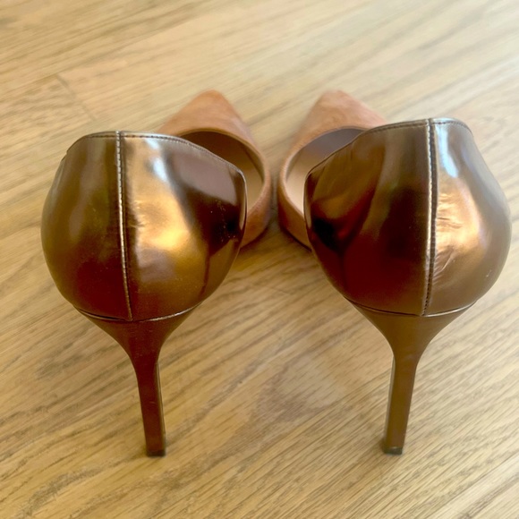 Manolo pumps in caramel color suede front with leather gold back. - Picture 2 of 4